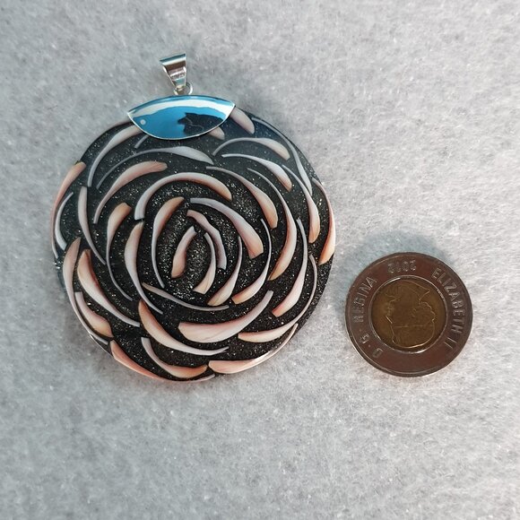 3’’ Bold Unique Vintage 925 Sterling Silver Seashell Inlay Rose Pendant – 26.36g - Picture 6 of 13